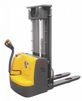 Штабелер самоходный 1,5 Т 5,6 М XILIN CDDR15-II (сопровождаемый)
